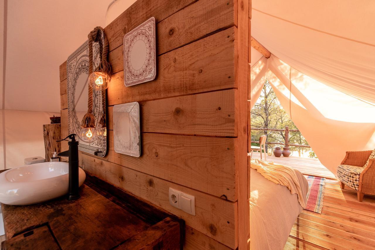 Plage Cachee - Glamping Vrboska Exterior foto